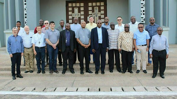 Group photo of SECAM meeting on natural resource conflict in Africa in front of Holy Spirit Cathedral, Accra, Ghana